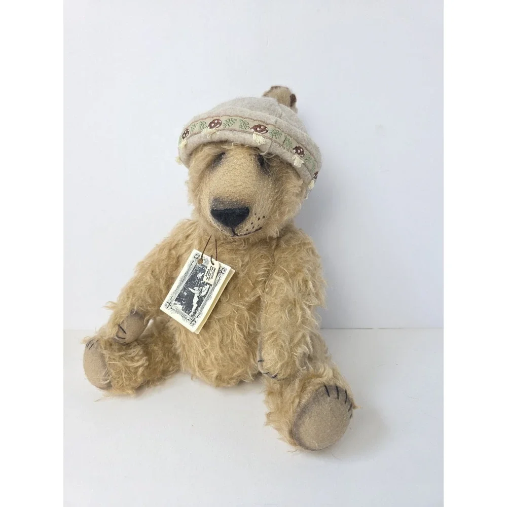 Artist teddy bear by Susan Tantlinger 15